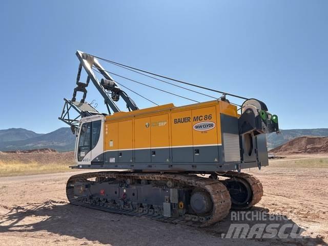 Bauer MC86 Kāpurķēžu ceļamkrāni