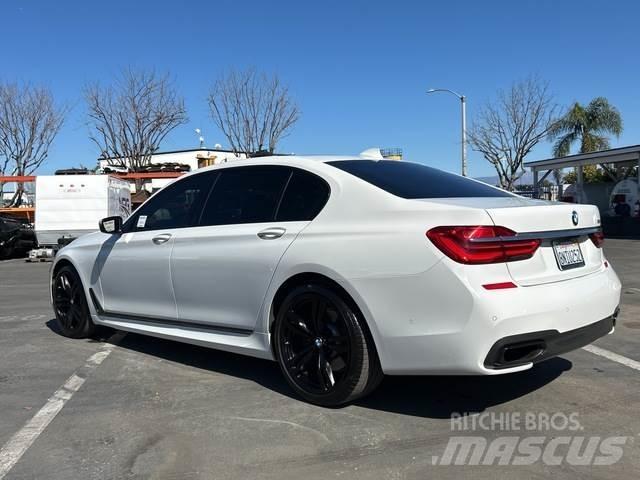 BMW 750I Automašīnas
