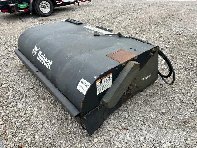 Bobcat  Ielu tīrīšanas mašīnas