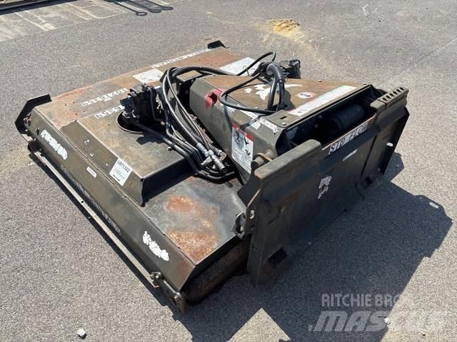 Bobcat  Mauriņa traktors