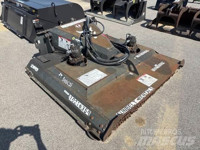 Bobcat  Mauriņa traktors