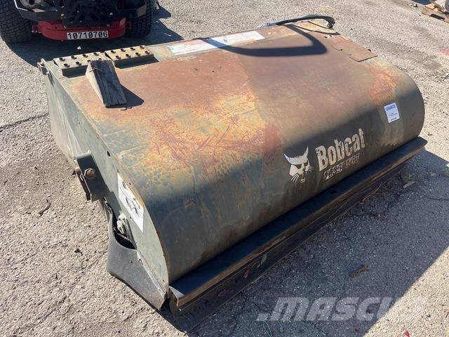 Bobcat 72 Ielu tīrīšanas mašīnas