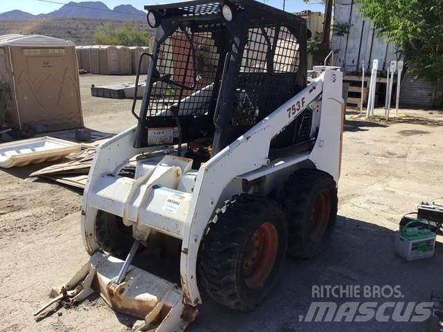 Bobcat 753F Lietoti riteņu kompaktiekrāvēji