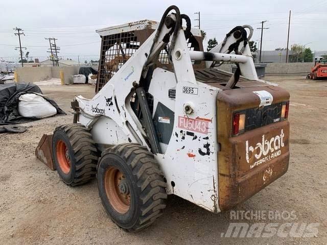 Bobcat 873 Lietoti riteņu kompaktiekrāvēji