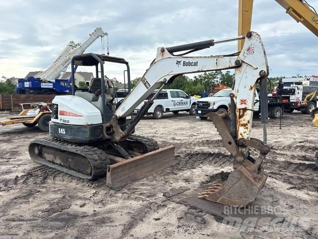 Bobcat E45 Kāpurķēžu ekskavatori