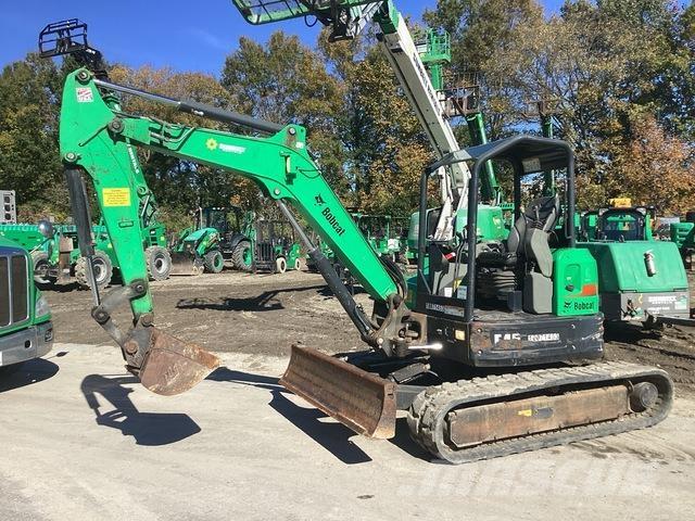 Bobcat E45 Kāpurķēžu ekskavatori