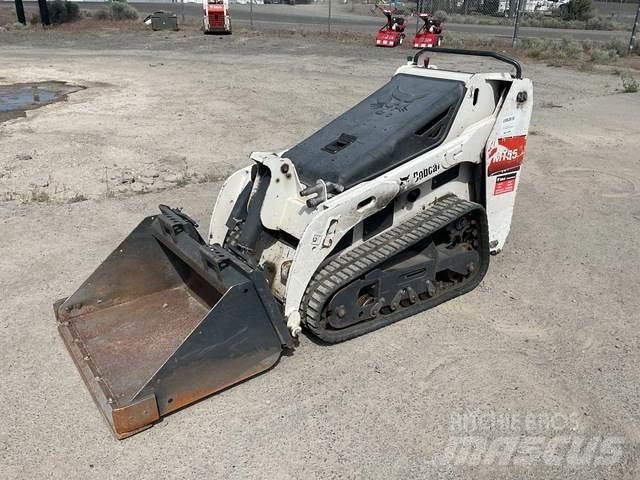 Bobcat MT55 Lietoti riteņu kompaktiekrāvēji