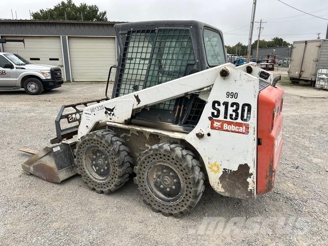 Bobcat S130 Lietoti riteņu kompaktiekrāvēji