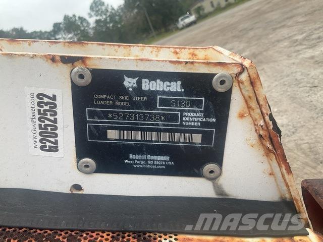 Bobcat S130 Lietoti riteņu kompaktiekrāvēji