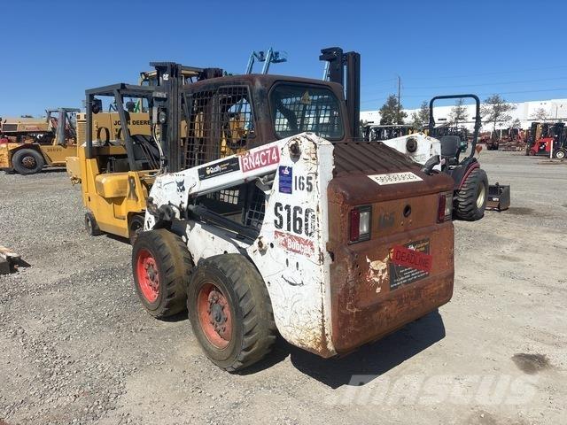 Bobcat S160 Lietoti riteņu kompaktiekrāvēji