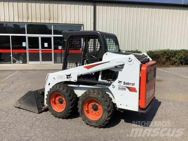 Bobcat S450 Lietoti riteņu kompaktiekrāvēji