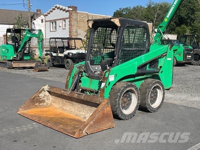 Bobcat S450 Lietoti riteņu kompaktiekrāvēji