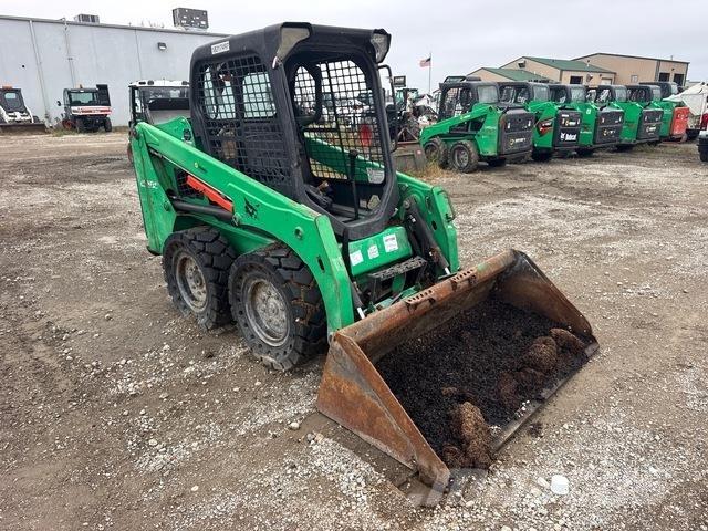 Bobcat S450 Lietoti riteņu kompaktiekrāvēji