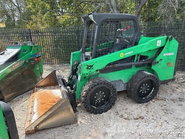 Bobcat S550 Lietoti riteņu kompaktiekrāvēji