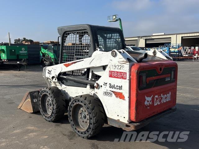 Bobcat S550 Lietoti riteņu kompaktiekrāvēji