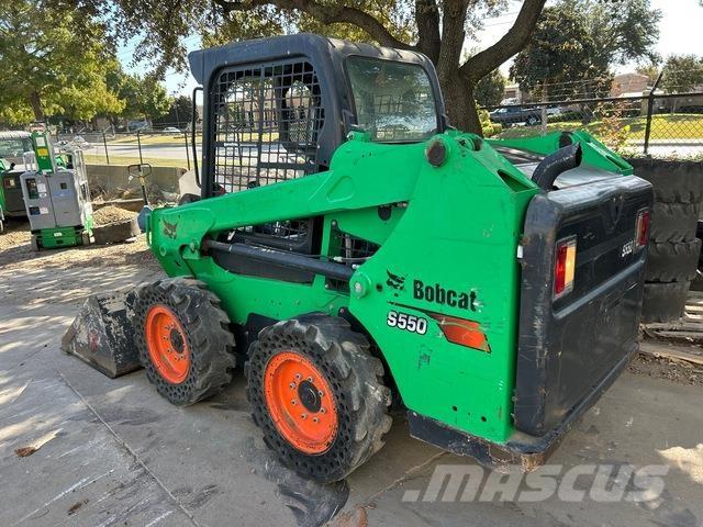 Bobcat S550 Lietoti riteņu kompaktiekrāvēji