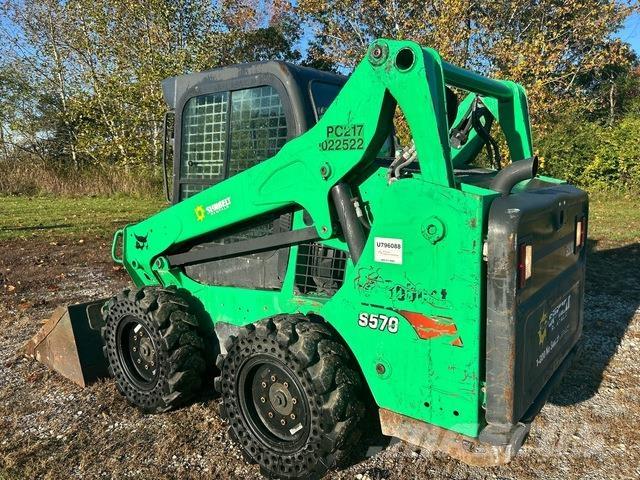 Bobcat S570 Lietoti riteņu kompaktiekrāvēji