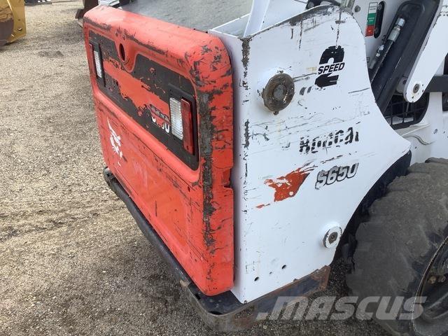 Bobcat S650 Lietoti riteņu kompaktiekrāvēji
