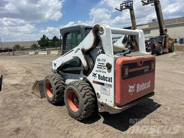 Bobcat S650 Lietoti riteņu kompaktiekrāvēji