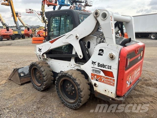 Bobcat S650 Lietoti riteņu kompaktiekrāvēji