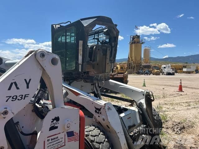 Bobcat S740 Lietoti riteņu kompaktiekrāvēji