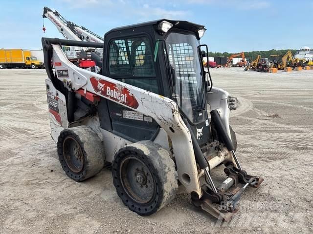Bobcat S76 Lietoti riteņu kompaktiekrāvēji