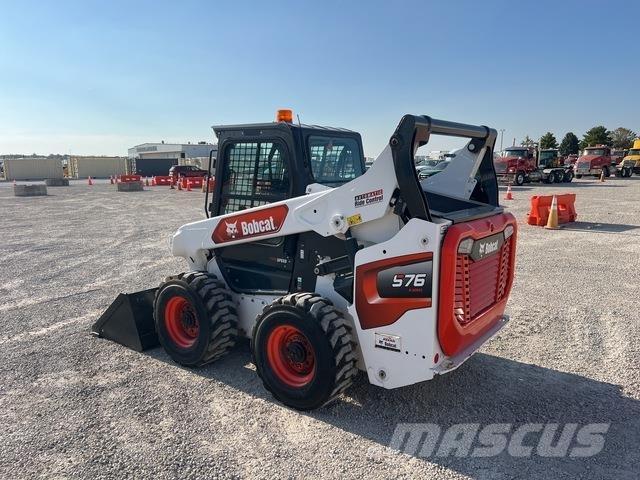 Bobcat S76 Lietoti riteņu kompaktiekrāvēji