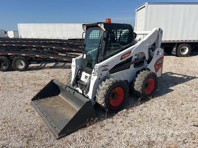 Bobcat S770 Lietoti riteņu kompaktiekrāvēji
