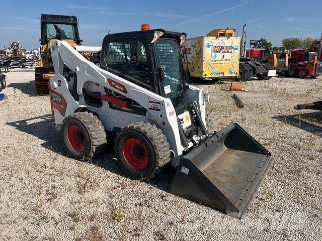 Bobcat S770 Lietoti riteņu kompaktiekrāvēji