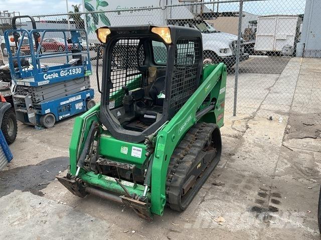 Bobcat T450 Lietoti riteņu kompaktiekrāvēji
