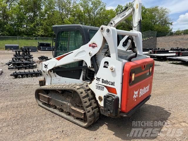 Bobcat T595 Lietoti riteņu kompaktiekrāvēji