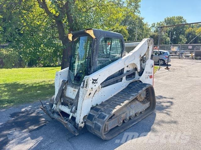 Bobcat T740 Lietoti riteņu kompaktiekrāvēji