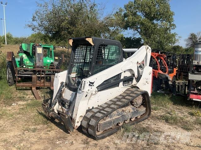 Bobcat T740 Lietoti riteņu kompaktiekrāvēji