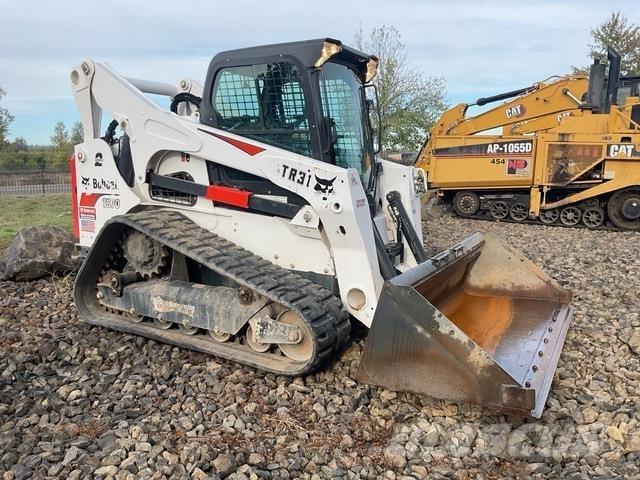 Bobcat T870 Lietoti riteņu kompaktiekrāvēji