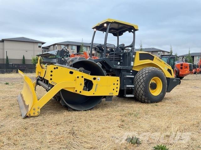Bomag BW213DH Vienvalča grunts veltņi