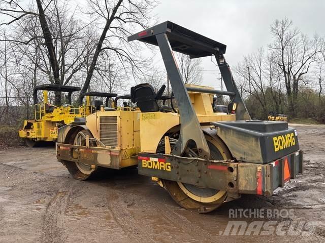 Bomag BW266 Divvalču grunts veltņi