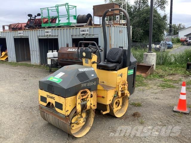 Bomag BW900D-2 Divvalču grunts veltņi