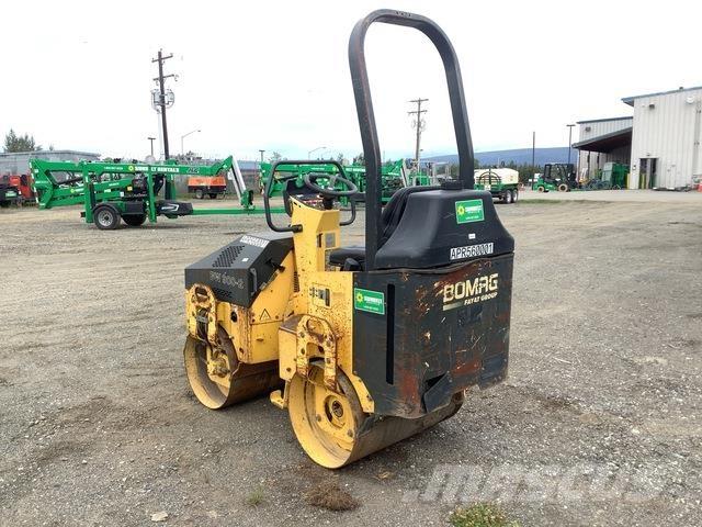 Bomag BW900D-2 Divvalču grunts veltņi