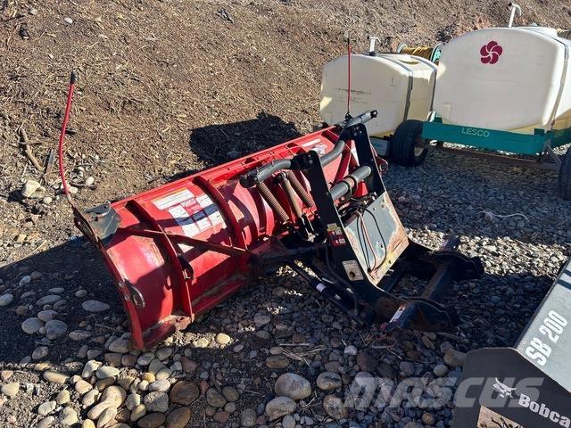 Boss  Sniega naži un tīrītāji