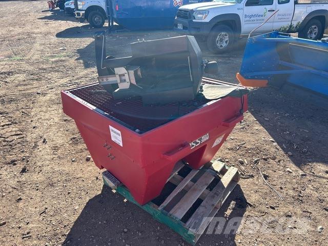 Boss  Smilšu un sāls kaisītāji