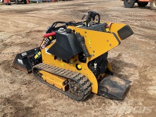 Boxer 375 Lietoti riteņu kompaktiekrāvēji