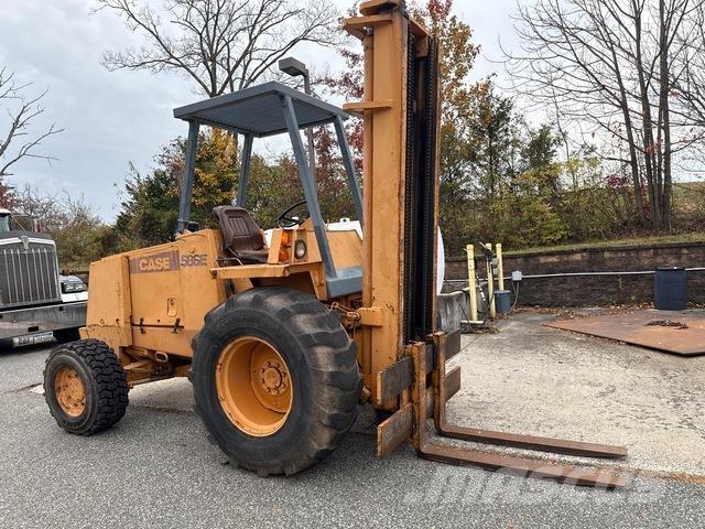 CASE 586E Apvidus autokrāvējs