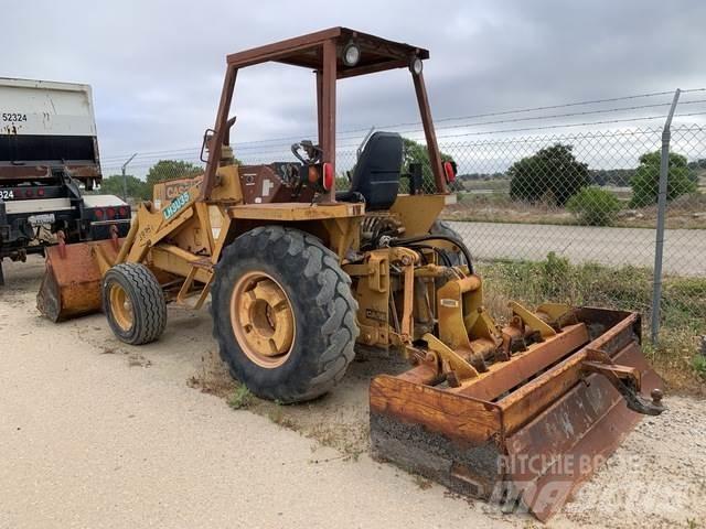 Case IH 480ELL Frontālie iekrāvēji un ekskavatori