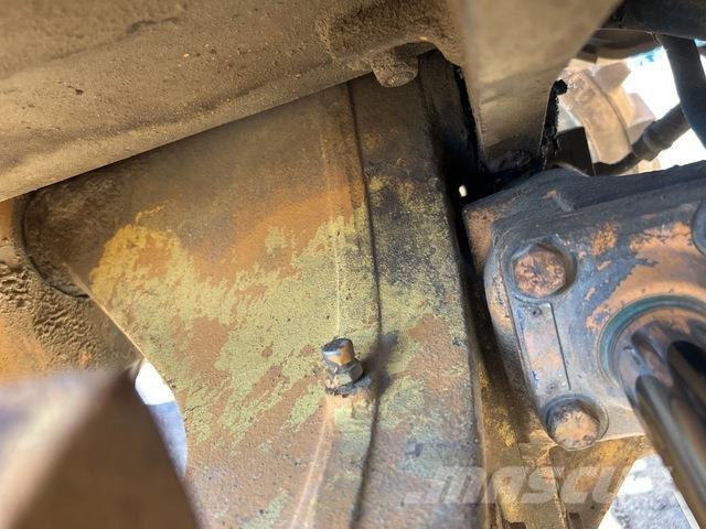 Case IH 570LXT Frontālie iekrāvēji un ekskavatori