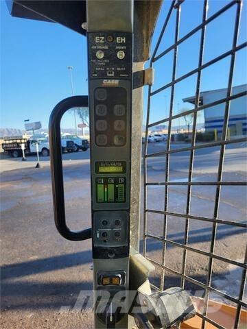 CASE TR270 Lietoti riteņu kompaktiekrāvēji