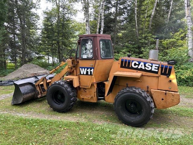CASE W11 Iekrāvēji uz riteņiem