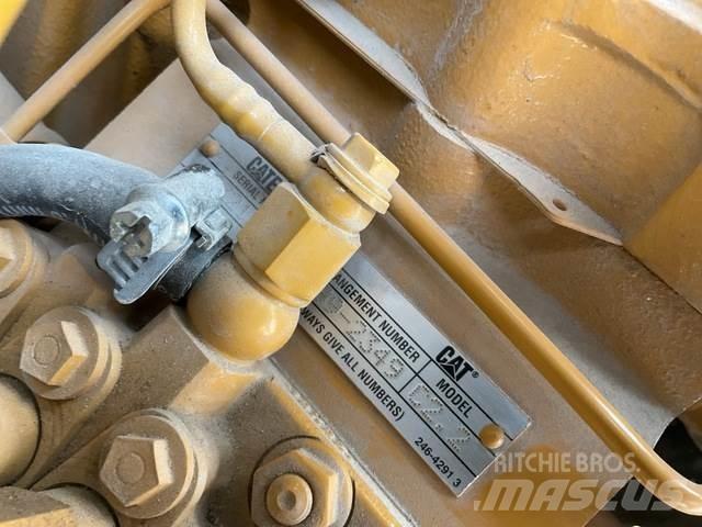 CAT 216B3 Lietoti riteņu kompaktiekrāvēji