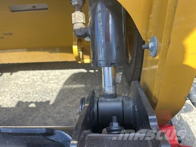CAT 216B3 Lietoti riteņu kompaktiekrāvēji
