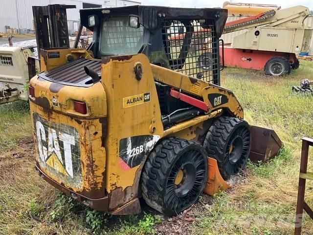 CAT 226B Lietoti riteņu kompaktiekrāvēji