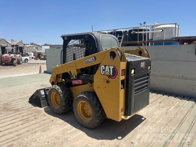 CAT 226D3 Lietoti riteņu kompaktiekrāvēji